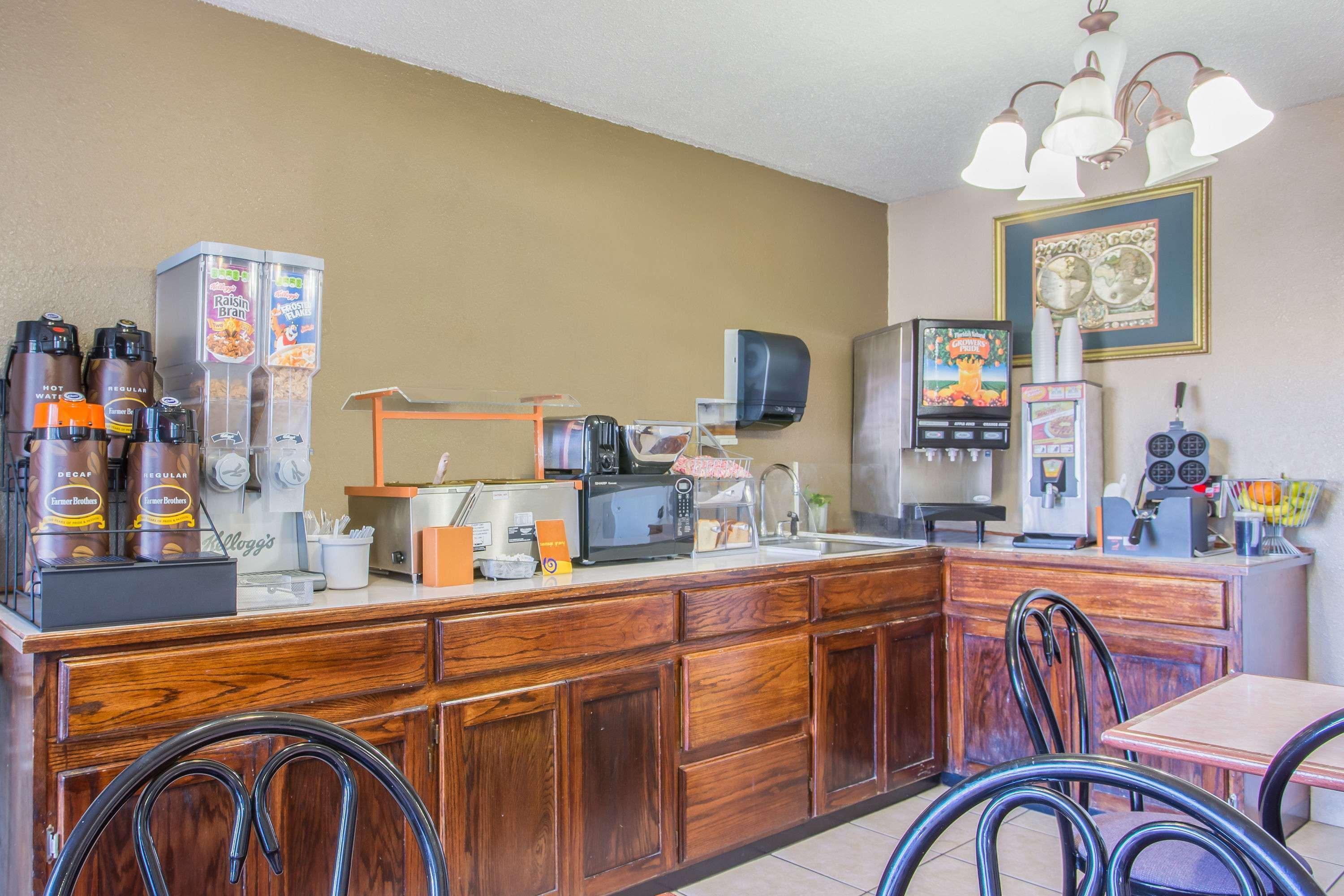 Super 8 By Wyndham Antioch/nashville South East Hotel 2*